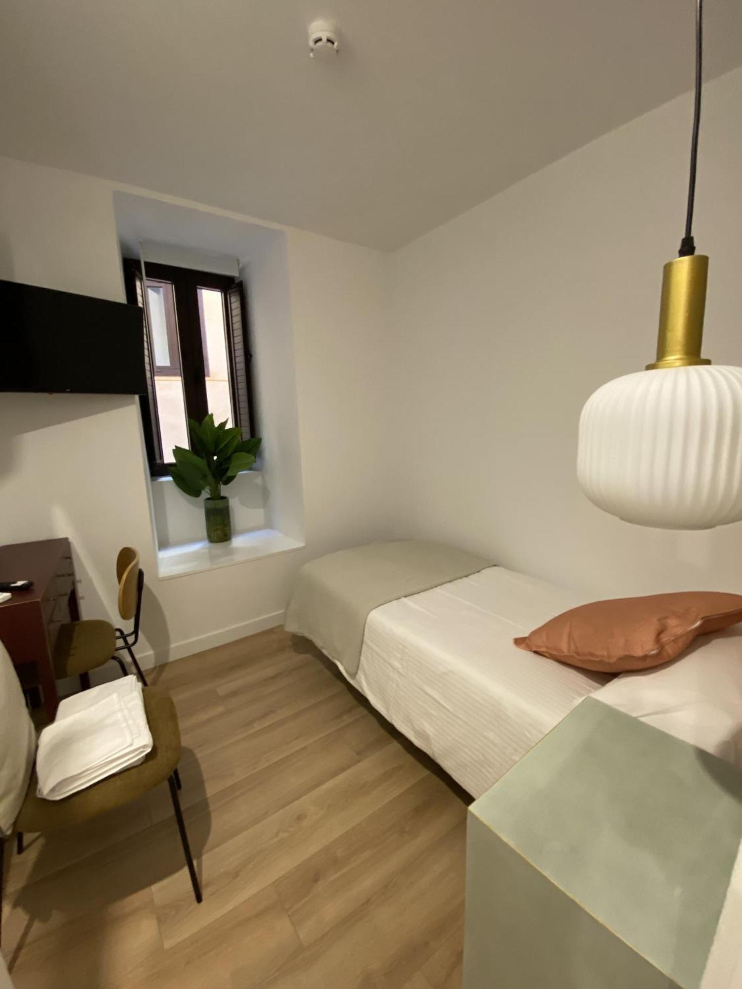 Apartamentos Penalara Segovia Eksteriør bilde
